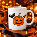 Halloween-Tasse mit Kürbis und Fledermäusen